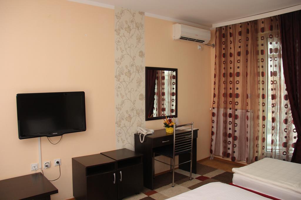 Ni Garni Hotel Rile Men מראה חיצוני תמונה