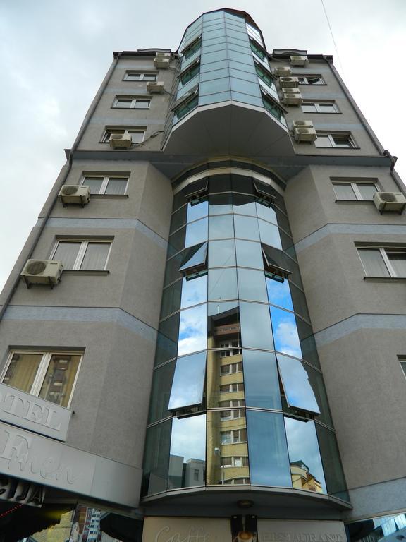 Ni Garni Hotel Rile Men מראה חיצוני תמונה